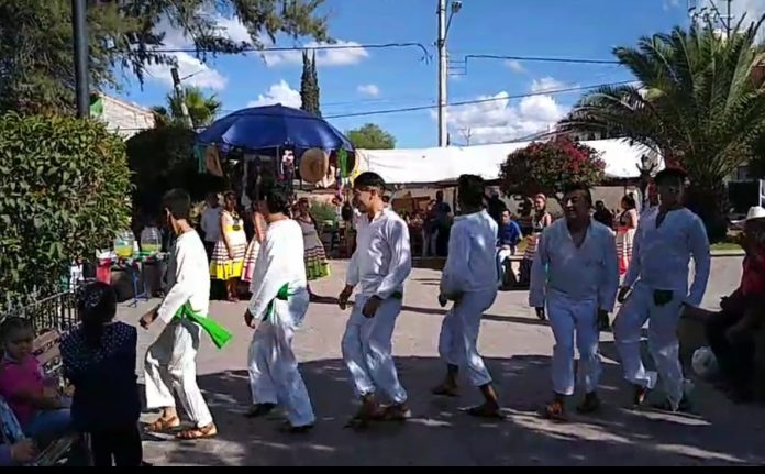 CON DANZAS Y VERBENAS CELEBRAN 20 DE NOVIEMBRE