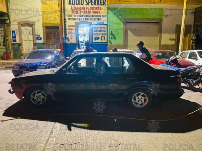 POLICÍA ESTATAL LOCALIZA CINCO AUTOMOTORES ROBADOS, HAY UN DETENIDO