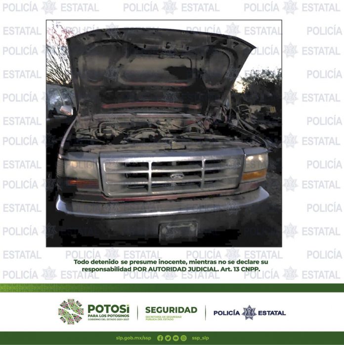 POLICÍA ESTATAL DETIENE A PRESUNTO POR TRATAR DE VENDER CAMIONETAS ROBADAS
