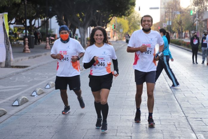 IMELDA PÉREZ Y JOSÉ ARELLANO, GANADORES DE LA CARRERA ATLÉTICA “QUE NADIE SE QUEDE ATRÁS”
