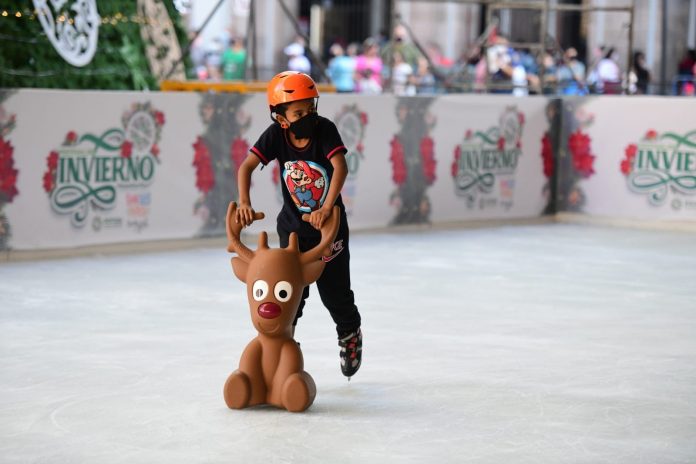INAUGURAN LA PISTA DE HIELO EN FUNDADORES