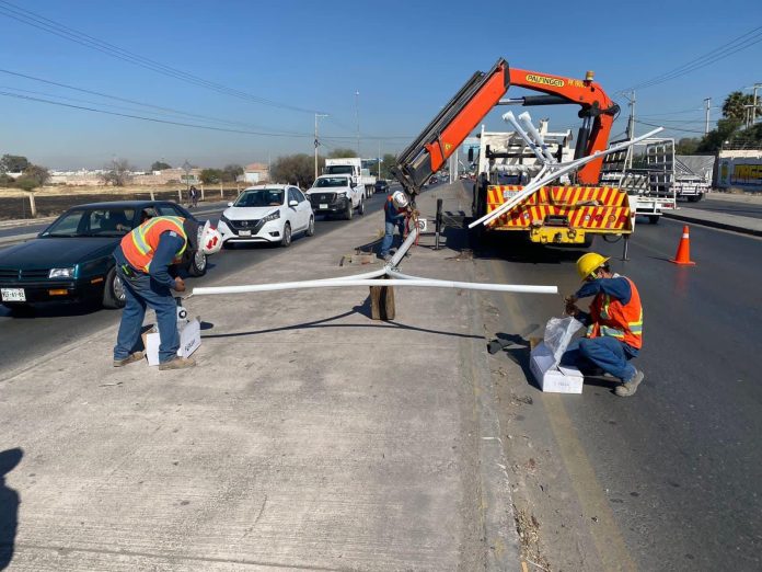 ARRANCA RENOVACIÓN DEL ALUMBRADO EN PERIFÉRICO Y BULEVAR ROCHA CORDERO