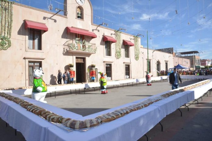ALCALDESA DE SOLEDAD REALIZÓ EL CORTE DE LA TRADICIONAL ROSCA DE REYES