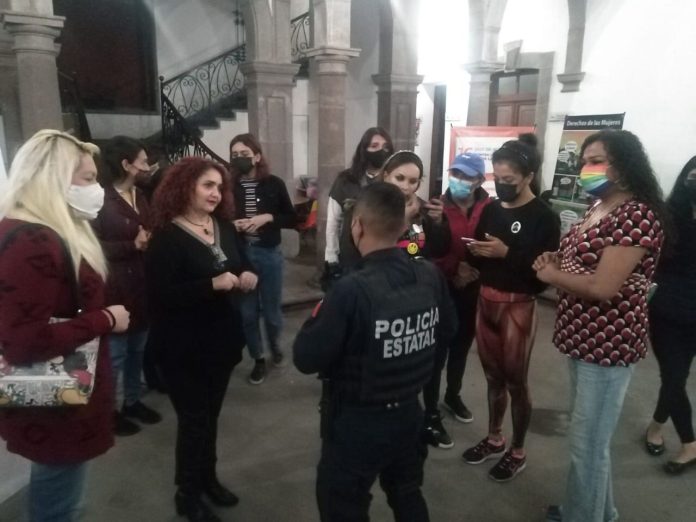 POLICÍA Y LGBTIQ+ INTENTAN PREVENIR VIOLENCIA A LA COMUNIDAD