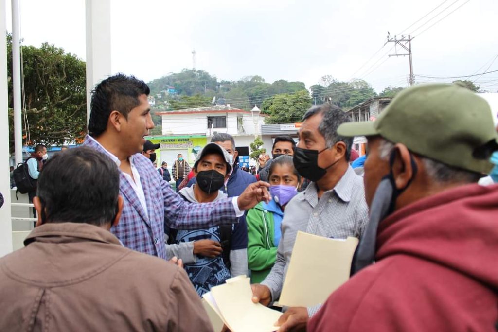 LLEVA A CABO ALCALDE REUNIÓN CON AUTORIDADES EJIDALES