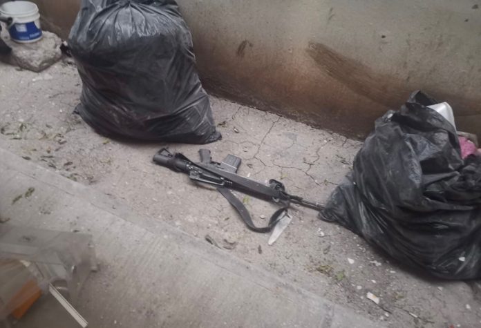 ASEGURAN ARMAMENTO Y EQUIPO TRAS ENFRENTAMIENTO EN LA COL. LAS HUERTAS