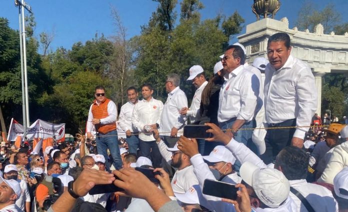 SNTE 52 hemiciclo maestros