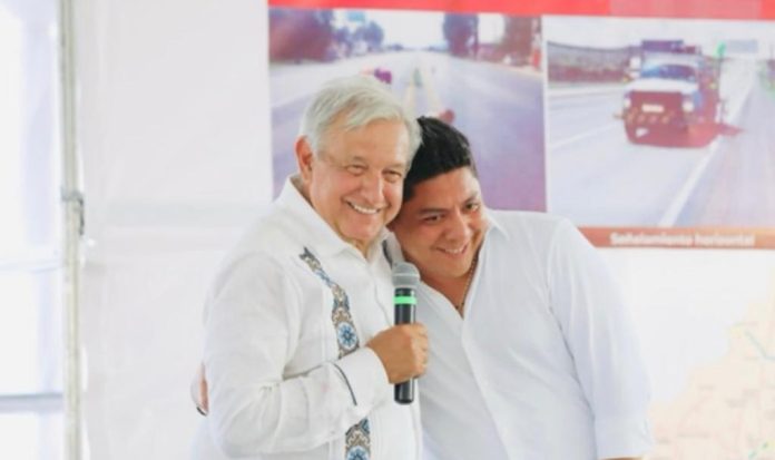 abrazo AMLO Gallardo